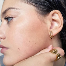 將圖片載入圖庫檢視器 MINI ME Series 14-karats gold hook shape hoop earrings Women Jewellery ALP Jewelry 
